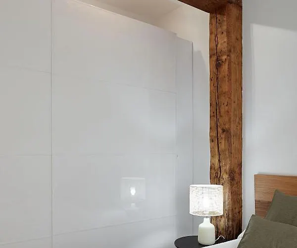 The Collection - Marina 12 *